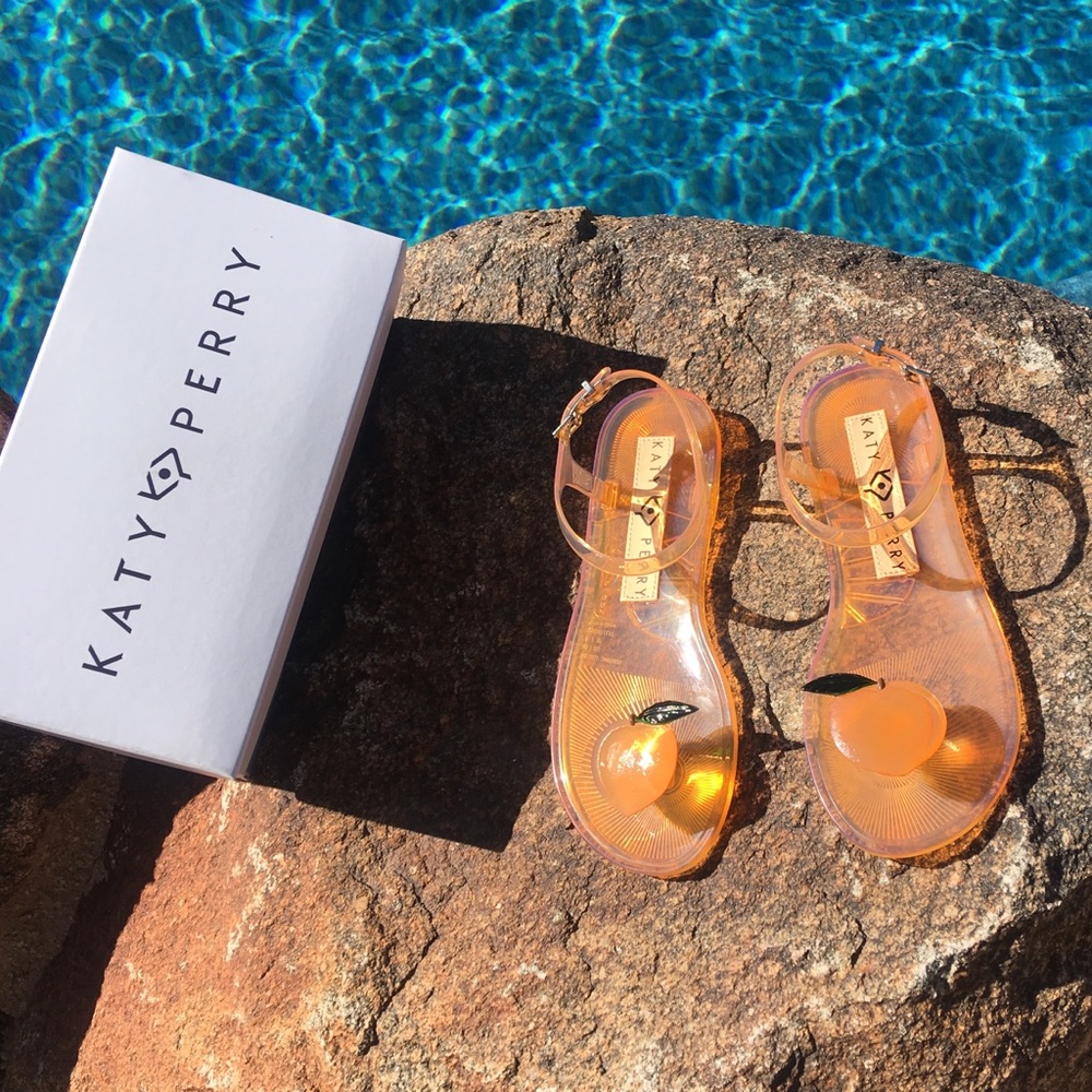 🍑NWT🍑Katy Perry Peach novelty jelly sandals - Picture 8 of 8